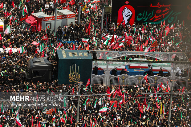 مراسم تشییع پیکر مطهر رهبر شهید انقلاب در تهران