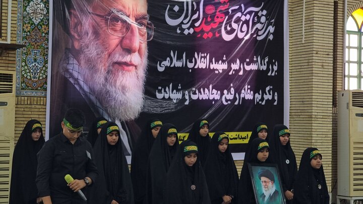 مراسم بزرگداشت رهبر شهید امت در گناوه برگزار شد