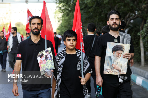 مراسم تشییع پیکر مطهر رهبر شهید انقلاب در تهران - ۱۲