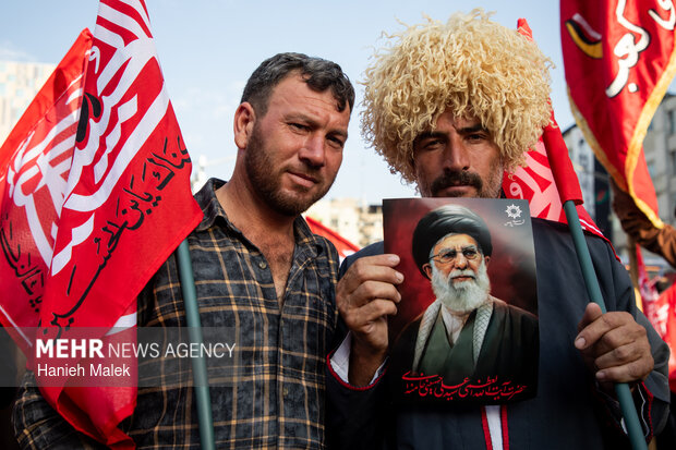 مراسم تشییع پیکر مطهر رهبر شهید انقلاب در تهران - ۱۲