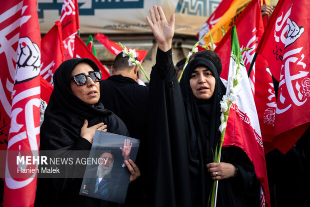 مراسم تشییع پیکر مطهر رهبر شهید انقلاب در تهران - ۱۲