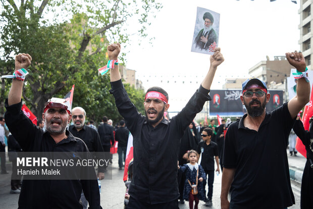مراسم تشییع پیکر مطهر رهبر شهید انقلاب در تهران - ۱۲