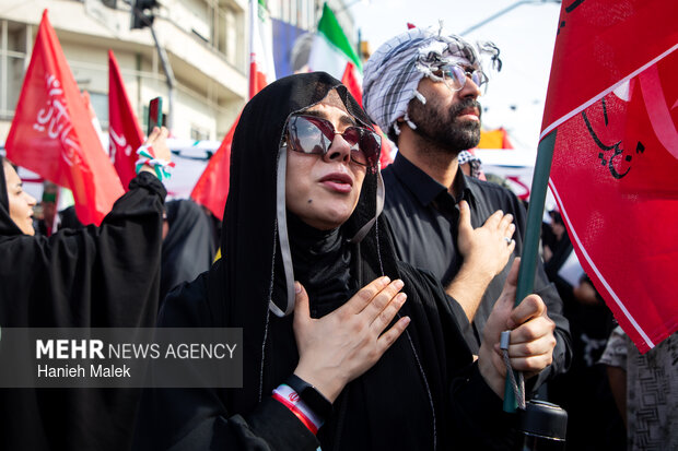مراسم تشییع پیکر مطهر رهبر شهید انقلاب در تهران - ۱۲