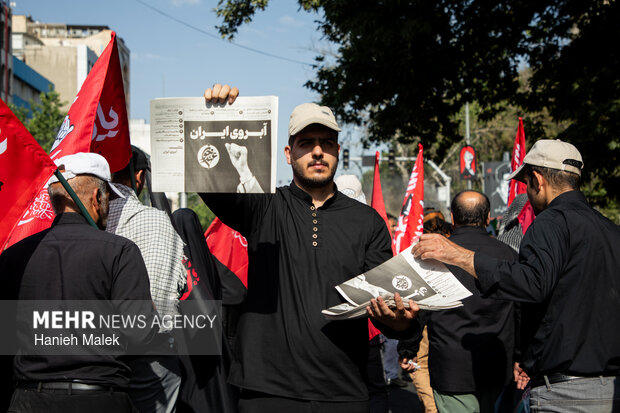 مراسم تشییع پیکر مطهر رهبر شهید انقلاب در تهران - ۱۲