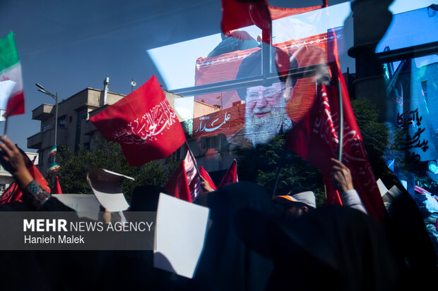 مراسم تشییع پیکر مطهر رهبر شهید انقلاب در تهران - ۱۲