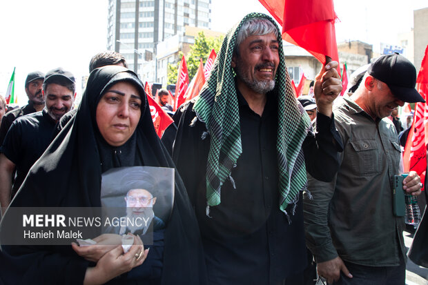 مراسم تشییع پیکر مطهر رهبر شهید انقلاب در تهران - ۱۲