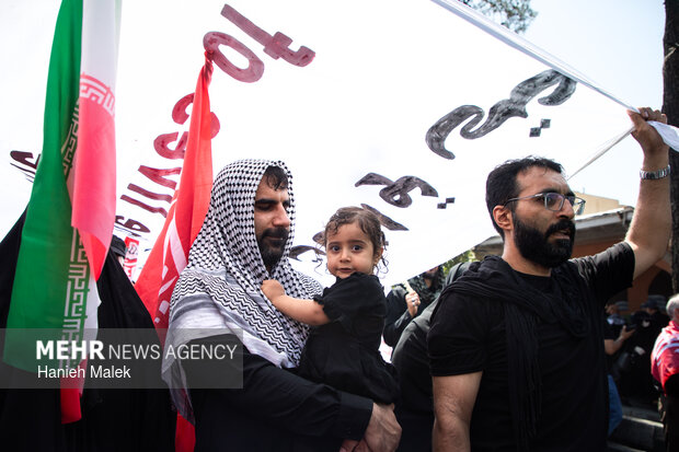 مراسم تشییع پیکر مطهر رهبر شهید انقلاب در تهران - ۱۲