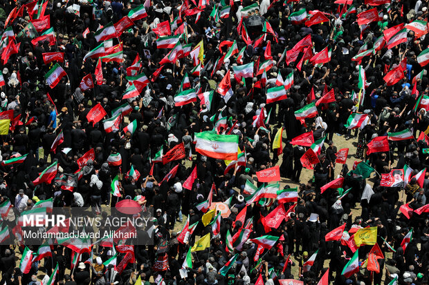 مراسم تشییع پیکر مطهر رهبر شهید انقلاب در تهران - ۷