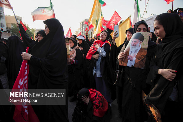 مراسم تشییع پیکر مطهر رهبر شهید انقلاب در تهران - ۱۳