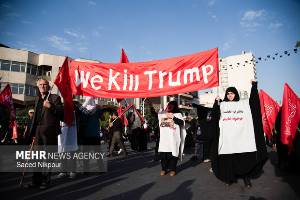 مراسم تشییع پیکر مطهر رهبر شهید انقلاب در تهران - ۱۳