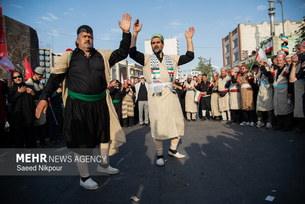 مراسم تشییع پیکر مطهر رهبر شهید انقلاب در تهران - ۱۳