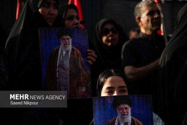 مراسم تشییع پیکر مطهر رهبر شهید انقلاب در تهران - ۱۳