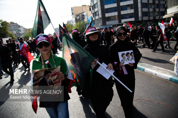 مراسم تشییع پیکر مطهر رهبر شهید انقلاب در تهران - ۱۳