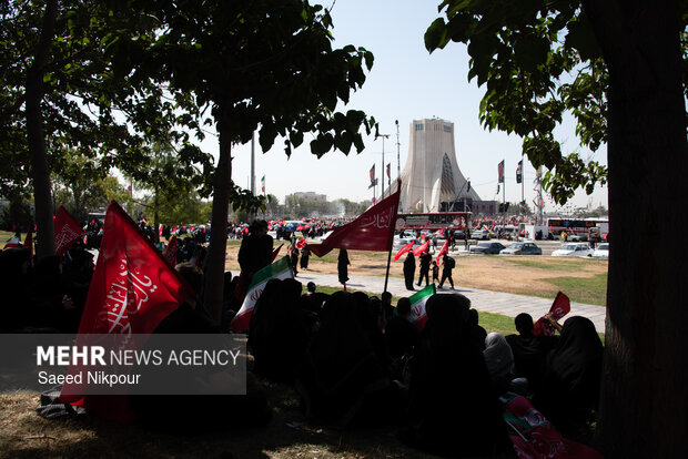 مراسم تشییع پیکر مطهر رهبر شهید انقلاب در تهران - ۱۳