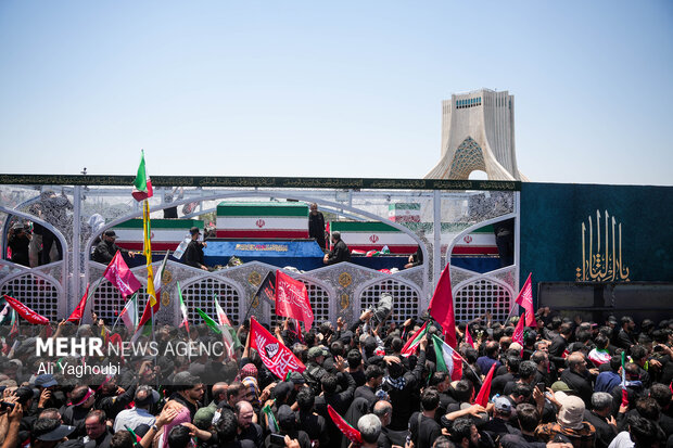 مراسم تشییع پیکر مطهر رهبر شهید انقلاب در تهران - ۱۴