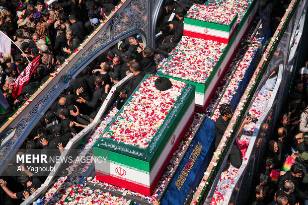 مراسم تشییع پیکر مطهر رهبر شهید انقلاب در تهران - ۱۴