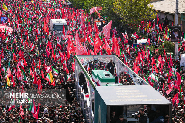 مراسم تشییع پیکر مطهر رهبر شهید انقلاب در تهران - ۱۴