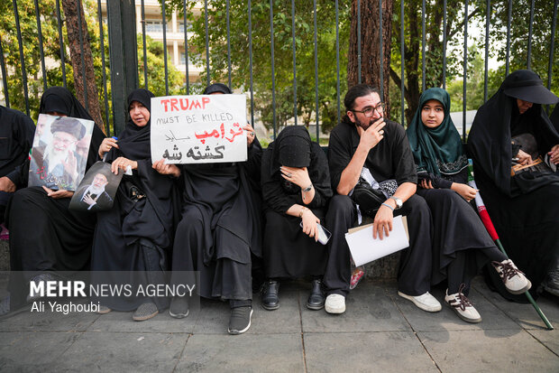 مراسم تشییع پیکر مطهر رهبر شهید انقلاب در تهران - ۱۴