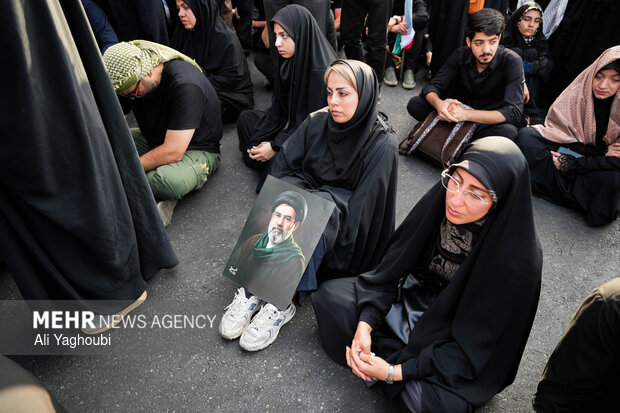 مراسم تشییع پیکر مطهر رهبر شهید انقلاب در تهران - ۱۴