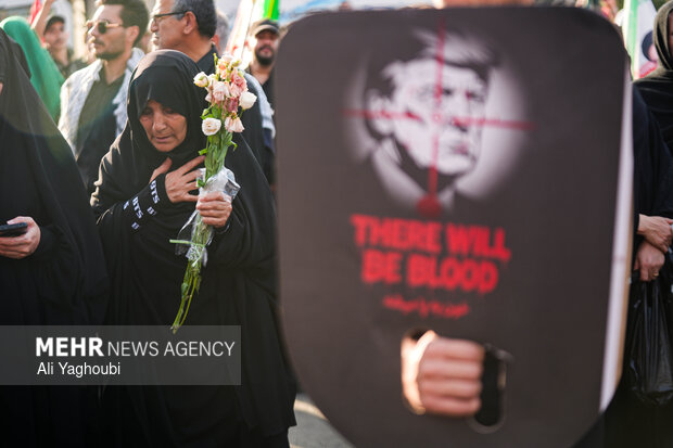 مراسم تشییع پیکر مطهر رهبر شهید انقلاب در تهران - ۱۴