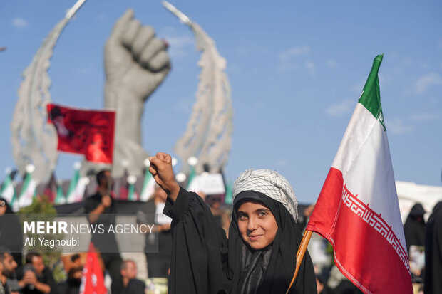 مراسم تشییع پیکر مطهر رهبر شهید انقلاب در تهران - ۱۴