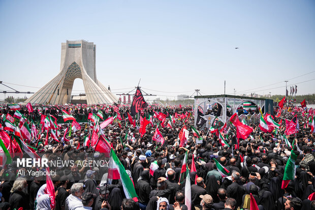 مراسم تشییع پیکر مطهر رهبر شهید انقلاب در تهران - ۱۴
