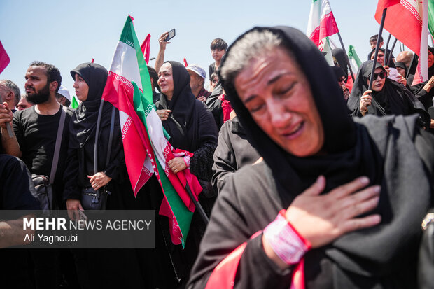 مراسم تشییع پیکر مطهر رهبر شهید انقلاب در تهران - ۱۴