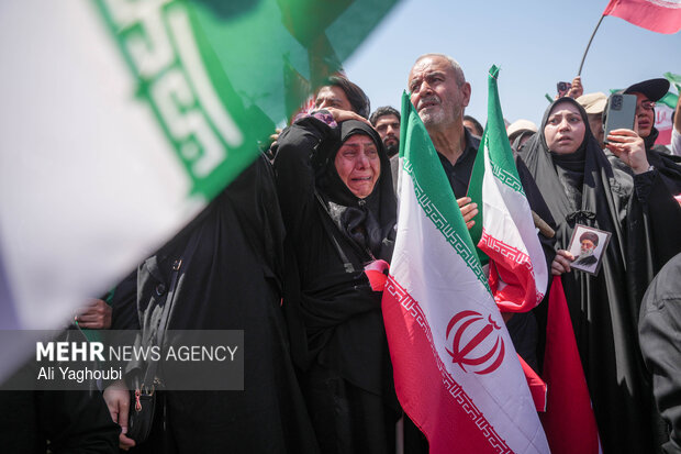 مراسم تشییع پیکر مطهر رهبر شهید انقلاب در تهران - ۱۴