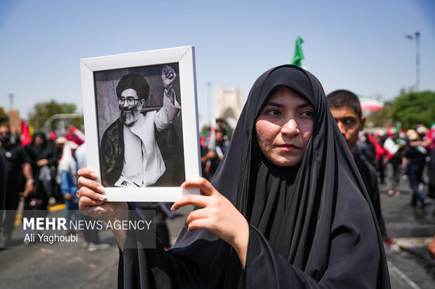 مراسم تشییع پیکر مطهر رهبر شهید انقلاب در تهران - ۱۴
