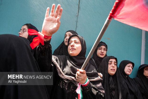 مراسم تشییع پیکر مطهر رهبر شهید انقلاب در تهران - ۱۴