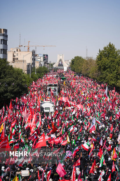 مراسم تشییع پیکر مطهر رهبر شهید انقلاب در تهران - ۱۴