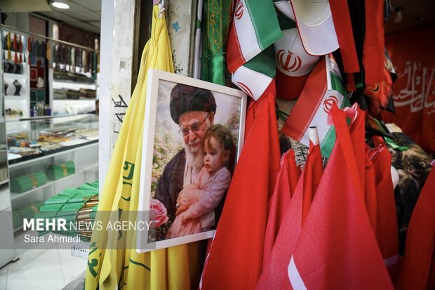 قاب ارادت به «آقای شهید ایران» در دل بازار و کسبه مشهدی