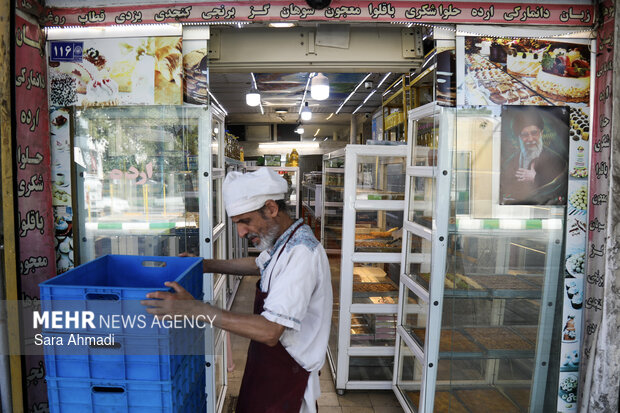 قاب ارادت به «آقای شهید ایران» در دل بازار و کسبه مشهدی