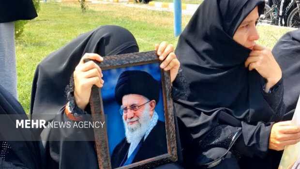 مشگینشهر؛ جاماندگان تشییع رهبر شهید عهدی تازه با ولایت بستند