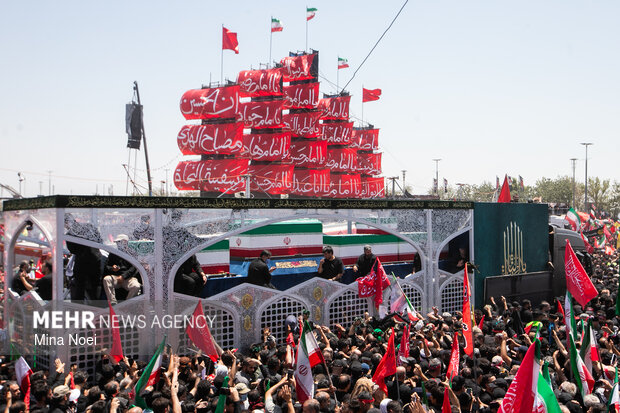 تشییع پیکر مطهر رهبر شهید انقلاب در تهران