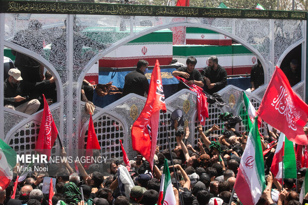 مراسم تشییع پیکر مطهر رهبر شهید انقلاب در تهران - ۲