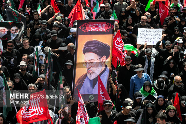 مراسم تشییع پیکر مطهر رهبر شهید انقلاب در تهران - ۲