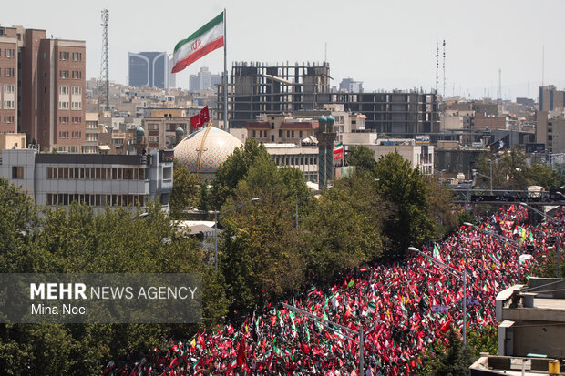 مراسم تشییع پیکر مطهر رهبر شهید انقلاب در تهران - ۲