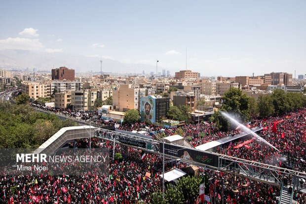 تشییع پیکر مطهر رهبر شهید انقلاب در تهران
