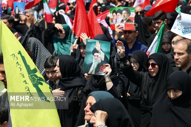 راهپیمایی جاماندگان بدرقه تشییع رهبر شهید