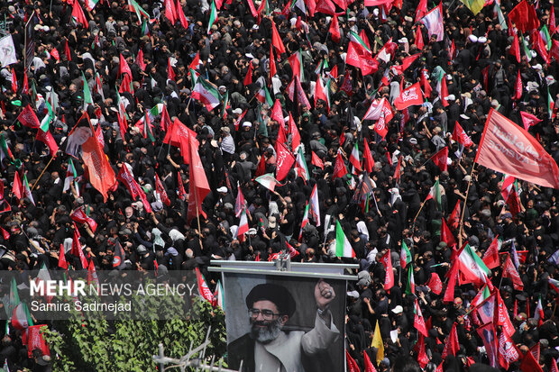 مراسم تشییع پیکر مطهر رهبر شهید انقلاب در تهران - ۸