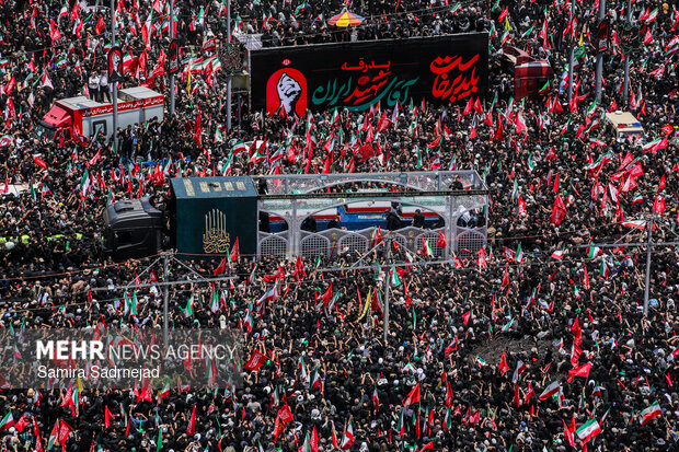 مراسم تشییع پیکر مطهر رهبر شهید انقلاب در تهران - ۸