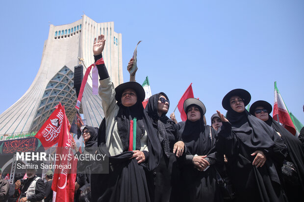 مراسم تشییع پیکر مطهر رهبر شهید انقلاب در تهران - ۸