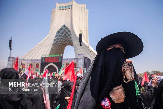 مراسم تشییع پیکر مطهر رهبر شهید انقلاب در تهران - ۸