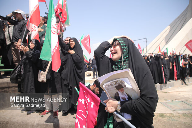 مراسم تشییع پیکر مطهر رهبر شهید انقلاب در تهران - ۸