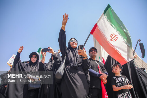 مراسم تشییع پیکر مطهر رهبر شهید انقلاب در تهران - ۸