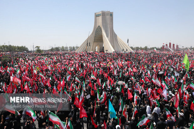 مراسم تشییع پیکر مطهر رهبر شهید انقلاب در تهران - ۱۱