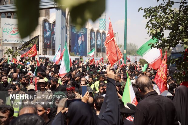 مراسم تشییع پیکر رهبر شهید در تهران