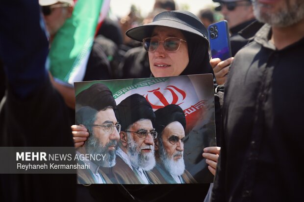 مراسم تشییع پیکر رهبر شهید در تهران