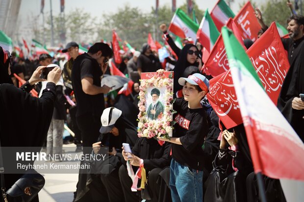 مراسم تشییع پیکر رهبر شهید در تهران